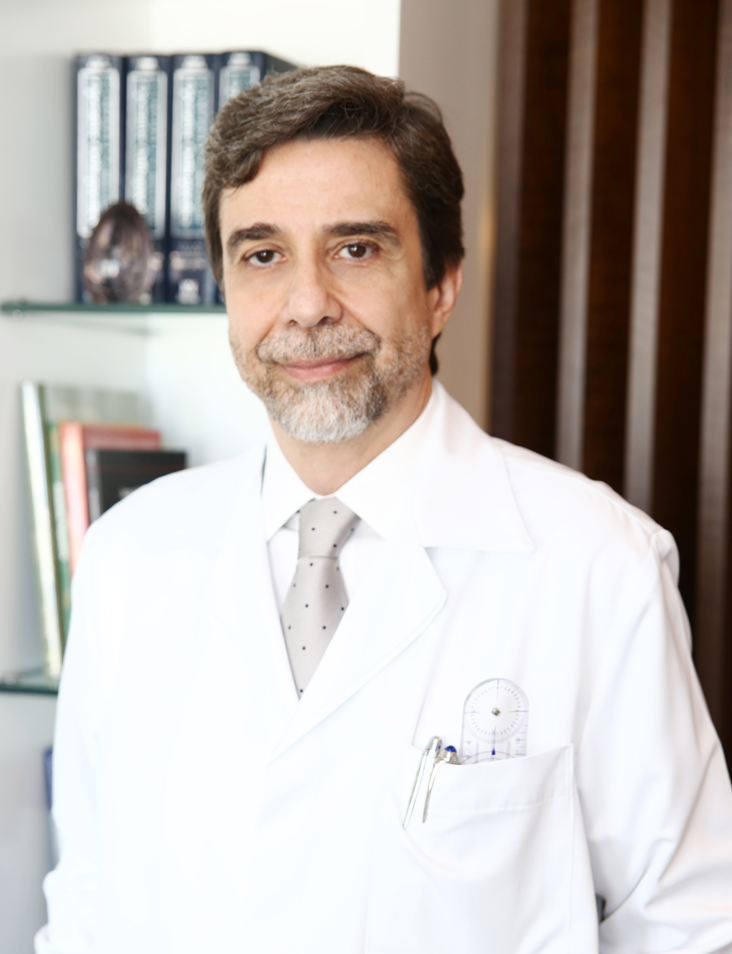 Dr. Lucas Maya